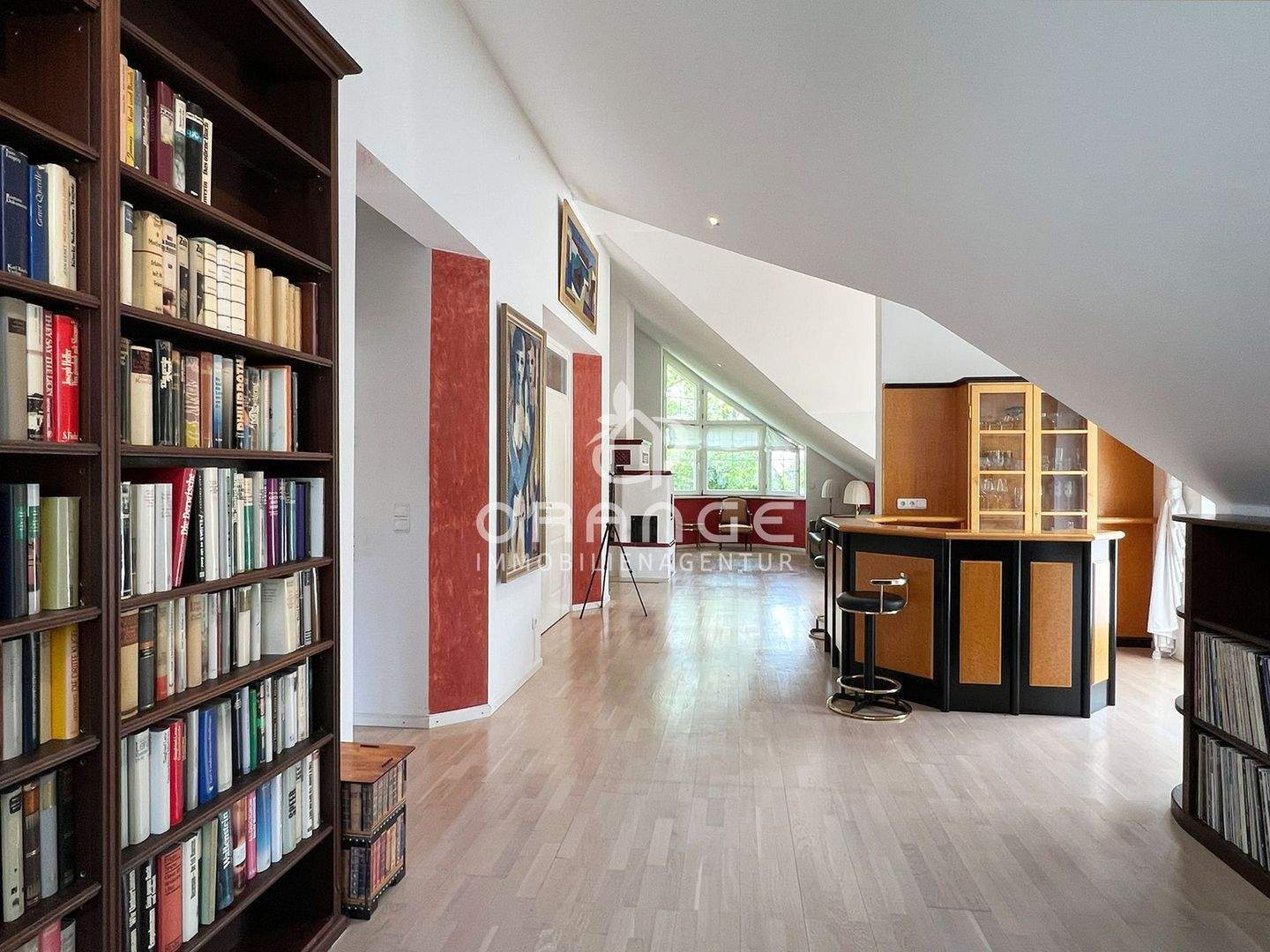 *** Wohnen wie im Loft - aussergewöhnliche Dachgeschosswohnung mit Hobbyraum in Waldtrudering ***