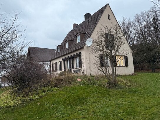 Wecken Sie dieses Einfamilienhaus aus dem Dornröschenschlaf! Wohnen und Leben im schönen Zirndorf!