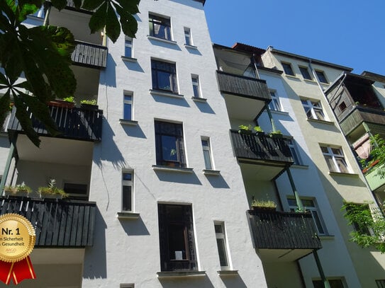 Außen Gründerzeit & Innen Neubau I 3 Zimmer I Einbauküche I modernes Bad mit Wanne I Balkon