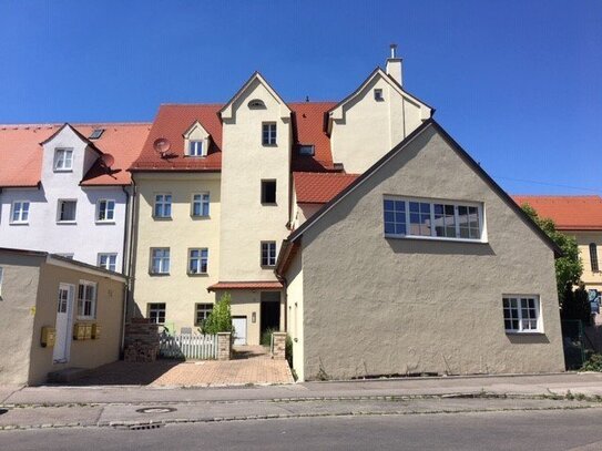 Traumhafte 3-Raum Wohnung in zentraler Lage, Einbauküche, Stellplatz