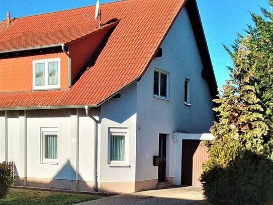 gepflegtes Einfamilienhaus mit Garten, Garage & Stellplätzen in Lengefeld