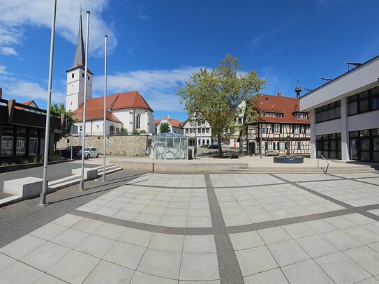 Ziehen Sie dieses Jahr noch in Ihre 4,5 Zimmer Wohnung in Aussichtslage mit Balkon und TG Stellplatz