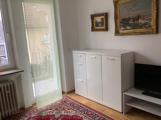 möbl. WG-Zimmer mit Wlan, TV, Gästeküche, Gästebad, Waschmaschine, Balkon