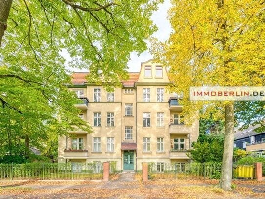 IMMOBERLIN.DE - Toplage! Schöne sanierte Stuck-Altbauwohnung mit Südbalkon