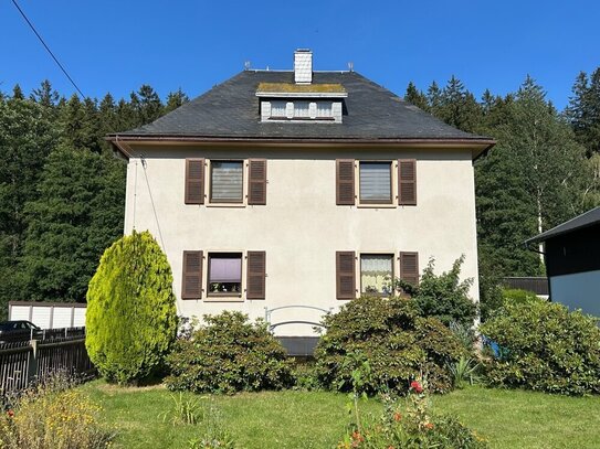 TOP Kapitalanlage, Mehrfamilienhaus mit 3 Wohnungen, DG ausbaufähig! Großes Grundstück mit 3 Garagen!