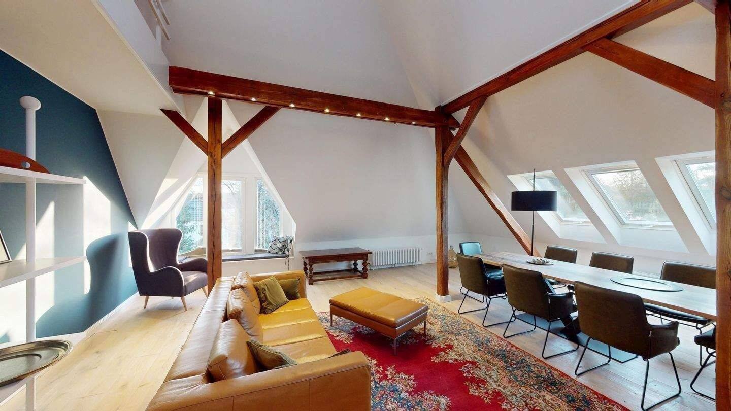 Großzügige 4-Zimmer-Dachgeschosswohnung mit Galerie nahe Tegeler Forst in Hermsdorf - Foto 1