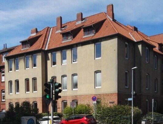 Traumhafte, renovierte Altbauwohnung Nähe Bahnhof, große Wohnküche, Bad, GästeWC, sehr hell