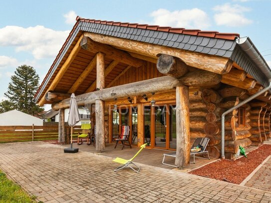 Ihr Traumhaus im Blockhausstil - Naturnahes Wohnen auf großzügigem Grundstück