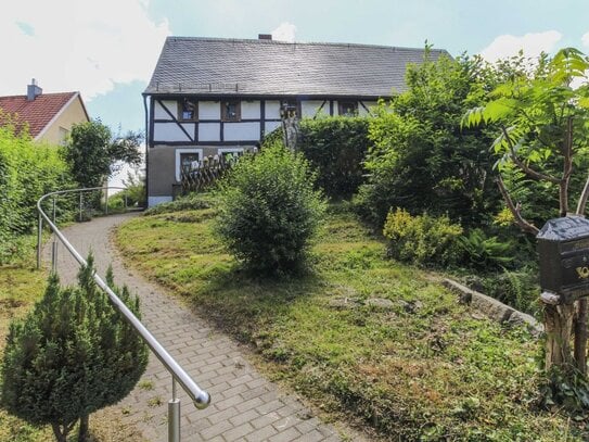 Greifen Sie zu! Renovierungsbedürftiges Bauernhaus mit Garten und 2 Freiplätzen in naturnaher Lage