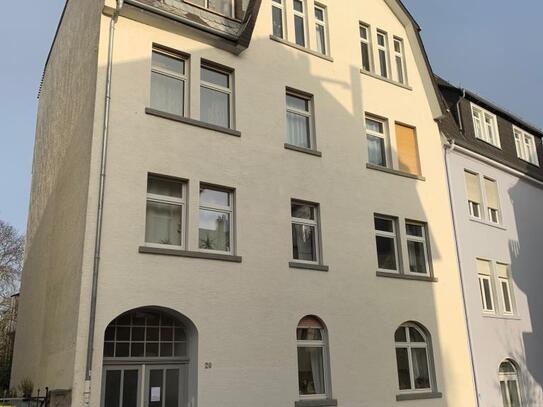 Top Lage: Kleinere, aber gut geschnittene 4 Zimmer-Wohnung in einem denkmalgeschützten Altbau, Ebelstr. 20, Gießen