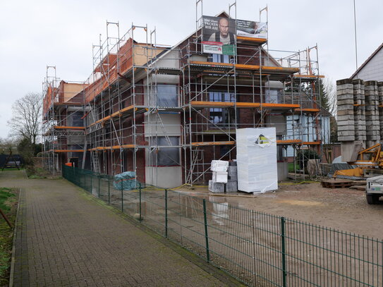 Neubau Erstbezug 4-Zimmer im 1. OG mit Balkon und neuer EBK Whg 5