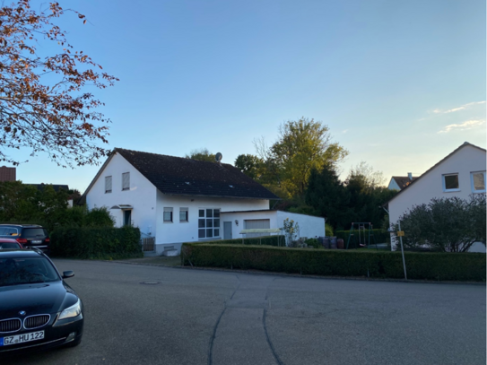 Großzügiges Einfamilienhaus in ruhiger Lage mit Mieteinnahmen von 32.400 € p.a.