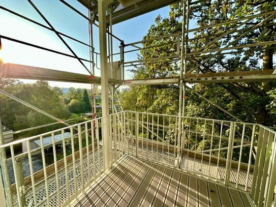 lichtdurchflutet und ruhig in frisch saniertem Altbau, 2 Balkone, Blick ins Grüne, TOP Infrastruktur