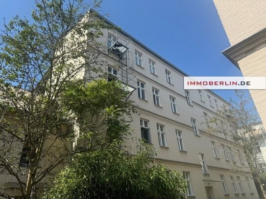 IMMOBERLIN.DE – Toplage! Charmante Altbauwohnung mit Pkw-Stellplatz