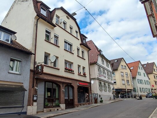 Leerstehende 3 Zimmer Etagenwohnung in Stuttgart Untertürkheim zu verkaufen.