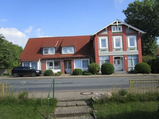 Ihlienworth bei Nordseebad Otterndorf, Für Kapitalanleger gepflegtes Dreifamilienhaus mit Garage & Garten sowie Gartenh…