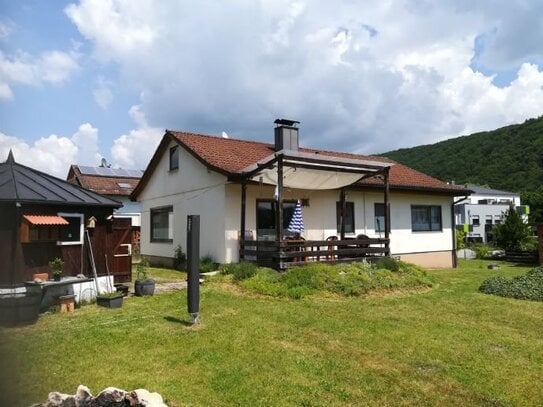 Riedenburg-Haidhof, Altmühltal: Einfamilienhaus mit tollem Grundstück