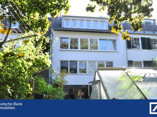 Attraktives 4-Familienhaus am Rhein in ruhiger Nebenstraße