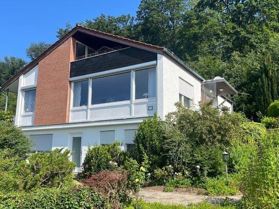 Allerbeste Panoramalage: Gepflegtes Einfamilienhaus mit Einliegerwohnung in perfekter Lage von Reichenbach