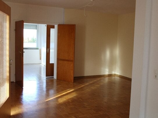 Großzügige 4-Zimmer Maisonette-Wohnung mit Gartennutzung und Garage in bevorzugter Wohnlage