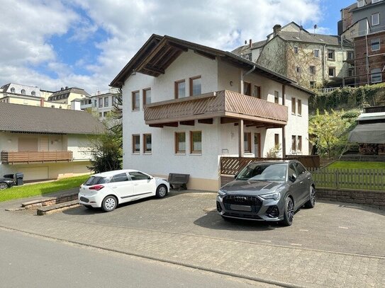 Gepflegtes Zweiparteienhaus in Kyllburg