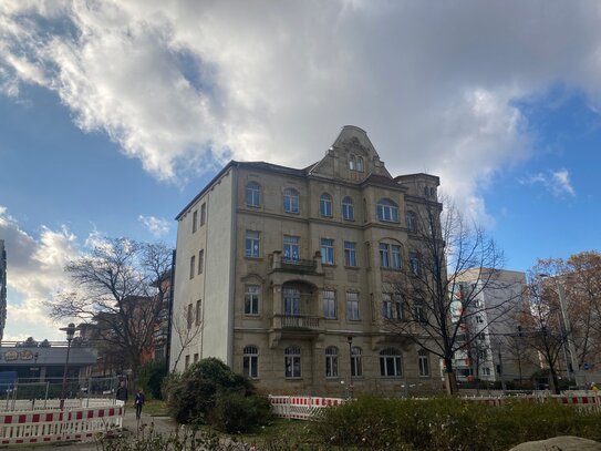 Sehr schöne 2-Zi. Altbauwohnung mit Aufzug, EBK, Fußbodenheizung im beliebten Stadtteil Gruna