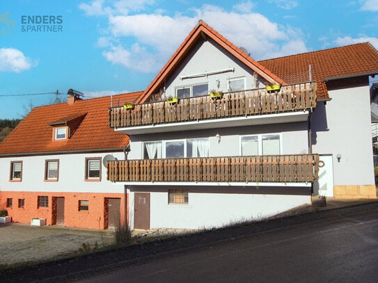 Schönes 3 ZKB Wohnung mit eigenem Garten, Terrasse und Garage in Flußbach