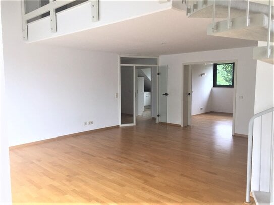 - helle 4,5-Zi.-Maisonettewohnung mit Dachterrasse in Rheinnähe -