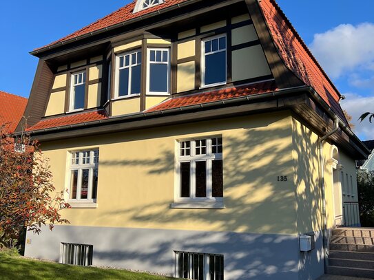 Repräsentative Villa für Wohnen oder Büro ab 01.04.2025 zu vermieten