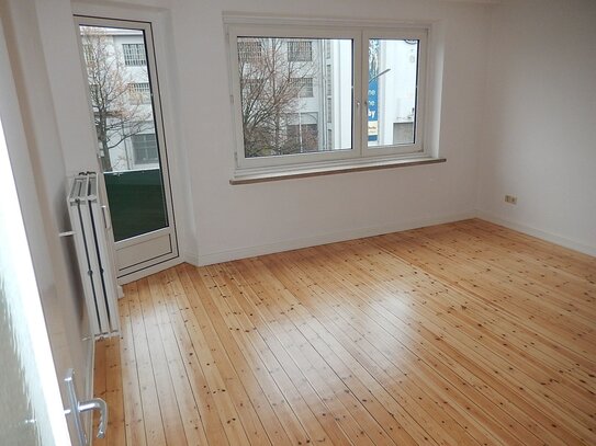 HH-MIETE/"Rennbahnstr.", Erstbezug nach Renovierung,. 3,5 Zi.-Whg./80m², EBK, Vollbad, Dielenboden, Balkon € 775,00 zzg…