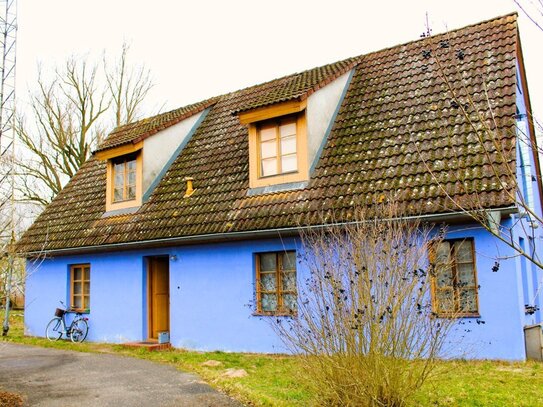 Einfamilienhaus mit großer Rundbogenhalle auf weitläufigem Grundstück im Urlaubsort Stepnica