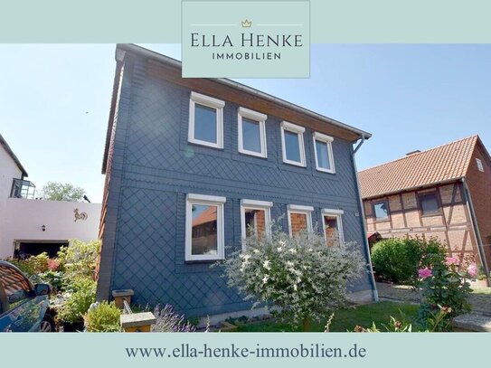 Gemütliches, kleines Fachwerk-Dorfhaus mit Patio-Innenhof + Garage in ruhiger Lage ...