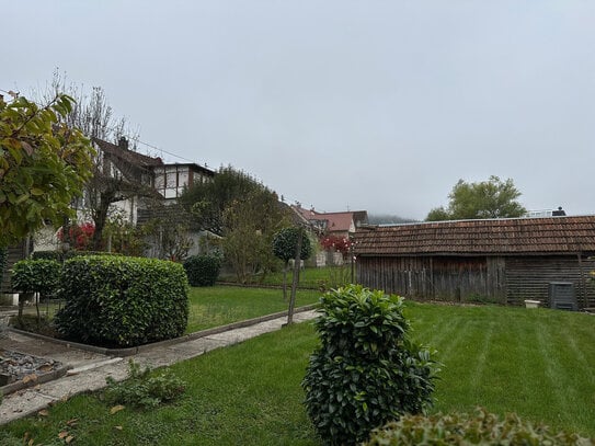 Zweifamilienwohnhaus mit Carport und schönem Garten