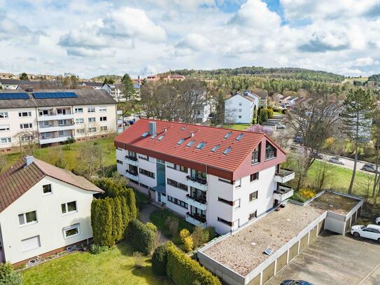 Raumwunder! 4-Zi-Wohnung zentral in Calw Heumaden in modernisiertem MFH | 2 Garagen | Ruhig gelegen