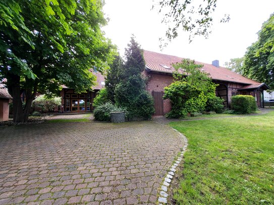 Charmantes Fachwerkhaus mit viel Platz, schönem Garten und großem Carport - 2 Wohneinheiten