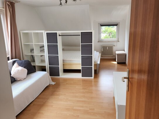 Sonniges 1,5-Zi.-Apartment, vollständig möbliert, mit Gemeinschaftsgarten, zentral in Stammheim gelegen