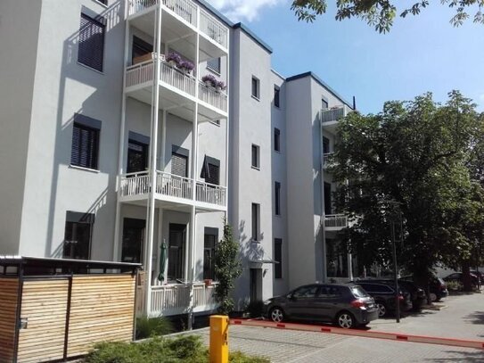 Komfortable 4-Raum-Wohnung mit Balkon und Pkw-Stellplatz in ruhiger Lage