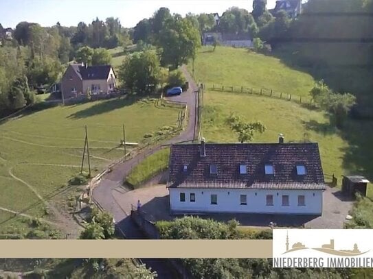 Landhaus in idyllischer Lage: Tierhaltung, Mehrgenerationen oder Autarkes Wohnen - alles möglich!