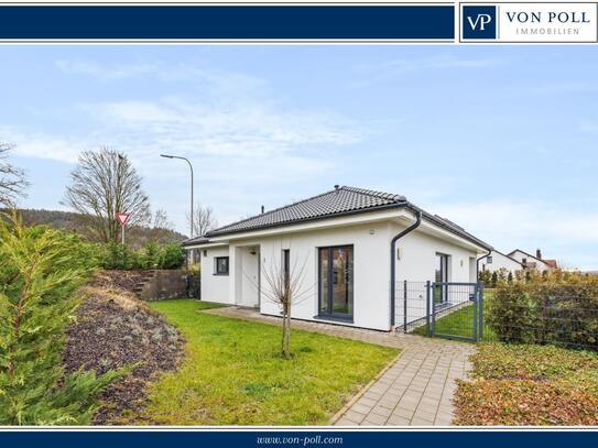 Moderner Bungalow mit offener Küche, Doppelgarage und tollem Ausblick