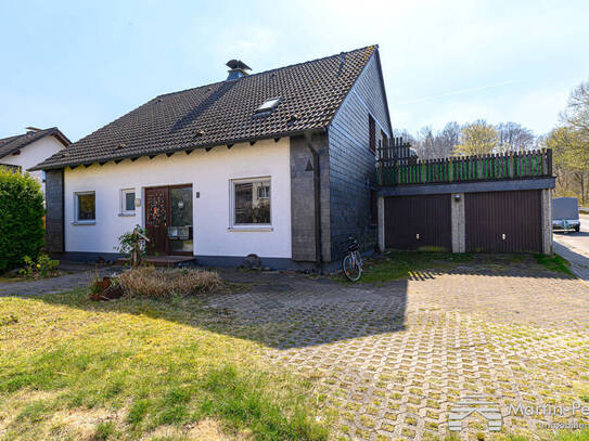 Freistehendes Ein-/Zweifamilienhaus - Garten - Terrasse - Balkon - Garagen -