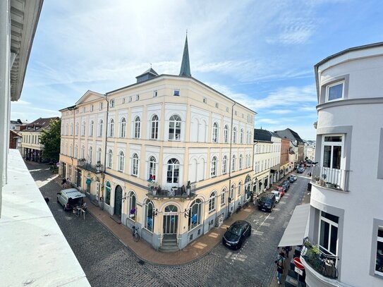 Aus der Hof-Apotheke wird ein/e...