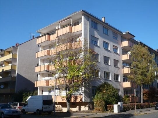 Ruhige 2 - Zimmer - Wohnung mit großem Balkon in St. Johannis