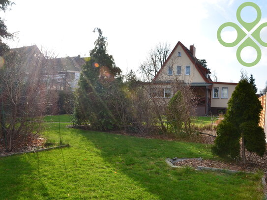 ***Das unterkellerte Einfamilienhaus mit 850 qm grossem Grundstück, als Bau-Reserve oder zum GENIESSEN!*