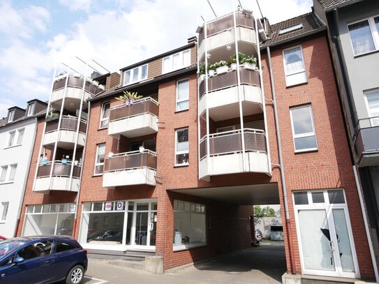 Geräumige, helle 2 Zimmer-Dachgeschosswohnung mit Balkon in zentraler Lage von Gelsenkirchen Horst