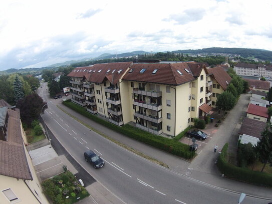 Grundbuch statt Sparbuch | solide vermietete Dachgeschosswohnung mit ca. 57 m², Keller & TG-Stellplatz