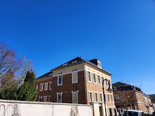 Erstbezug 5-Raum-Wohnung mit Balkon - Modernes Wohnen mit historischem Background