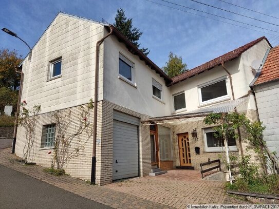 Wohnhaus in ruhiger Lage mit Donnersbergblick