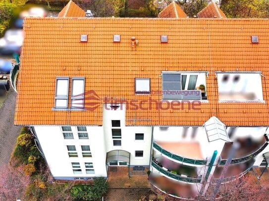 Charmante 2-Zimmer-Dachgeschosswohnung mit Balkon und Stellplatz in Erfurt zu verkaufen**