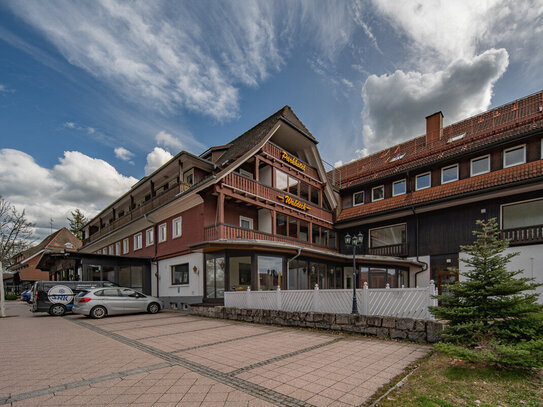 Traditionelles 4 Sterne Hotel in Titisee zu verkaufen! Nur 300 Meter vom See entfernt!