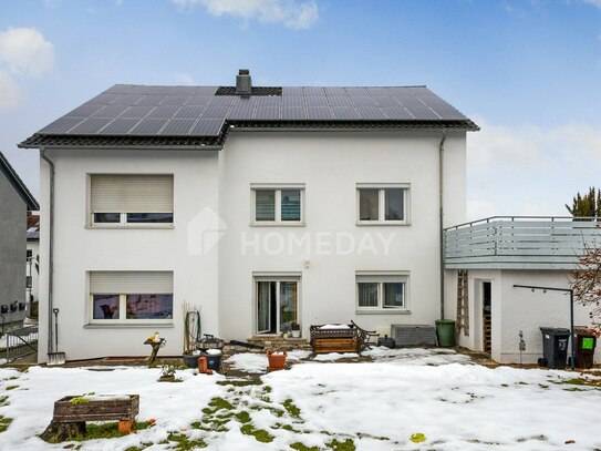 Sehr gepflegt: Vollvermietetes MFH mit 2 WE, Terrasse, Dachterrasse, Garage und PV